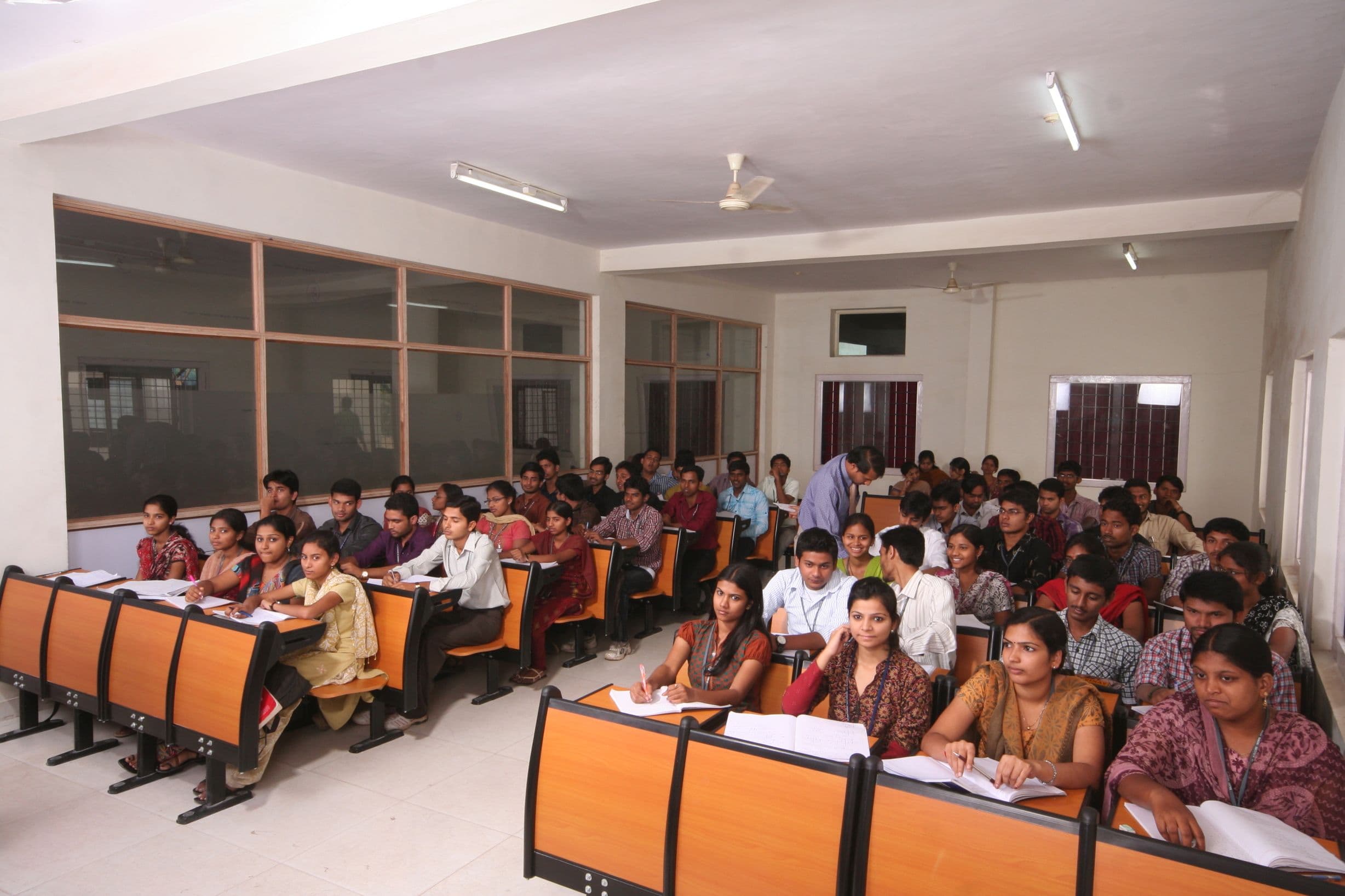 Rajiv Gandhi Institute of Technology Bangalore Academic Building photo 10